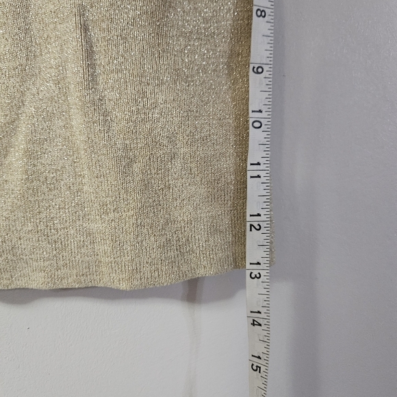 Worthington Metallic Gold V Neck Tank Top! - Picture 4 of 4